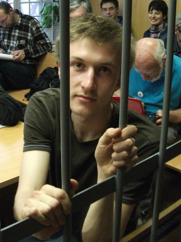 Yaroslav_za_reshetkoj.jpg