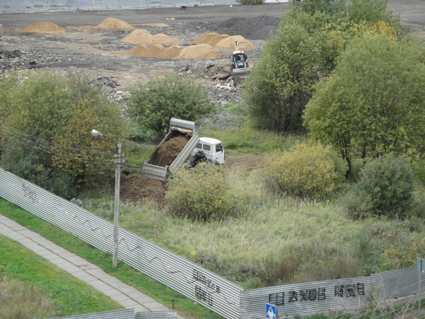 Zabor_pod_parkovku_30_09_2012_1.JPG
